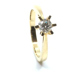 14 KT. GULD CARLA RING MED BRILLANT 0,50 CT. W/SI