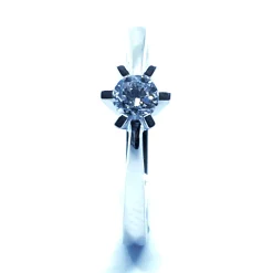 14 KT. HVIDGULD CARLA RING MED BRILLANT 0,25 CT. W/SI