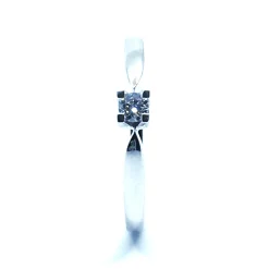 14 KT. HVIDGULD EVA RING MED BRILLANT 0,10 CT. W/SI