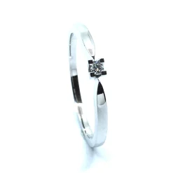 8 KT. HVIDGULD EVA RING MED BRILLANT 0,03 CT. W/SI