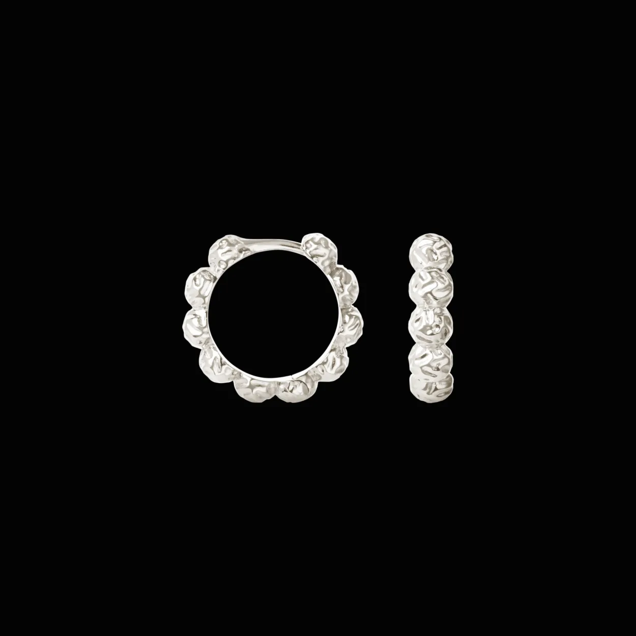 CAMILLE BRINCH MEDIUM DOTS HOOPS I SØLV - MDH