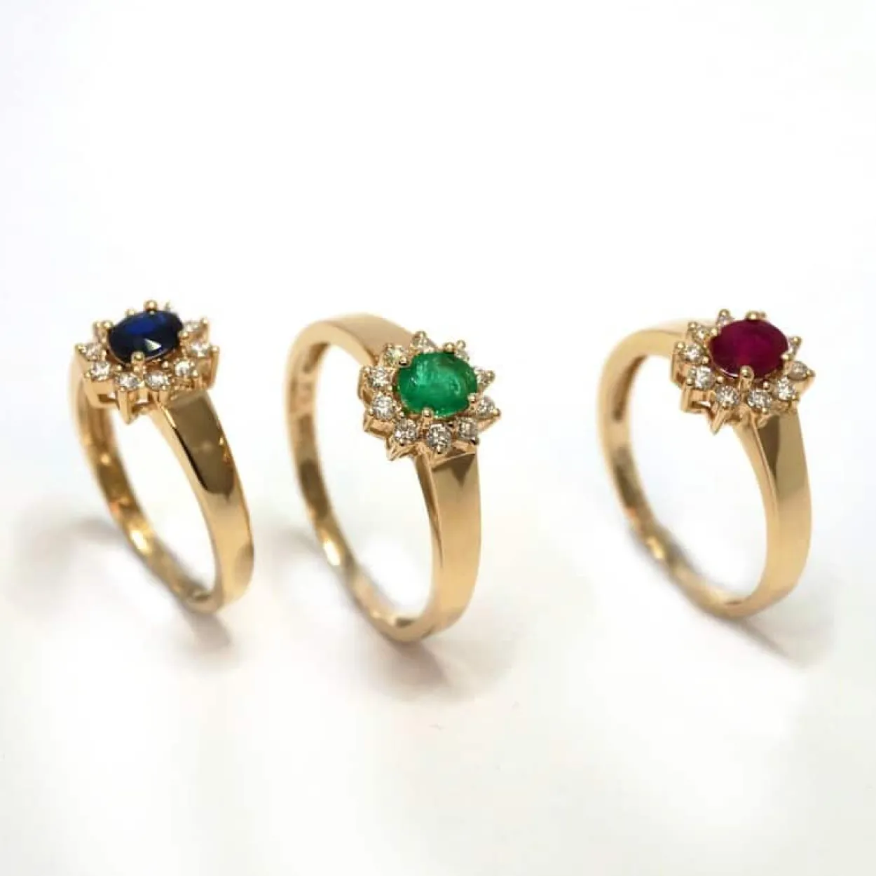 CHRISTOFFERSEN JEWELLERY ROSET RING 14 KARAT MED SMARAGD OG BRILLANTER - 5070256G-SM