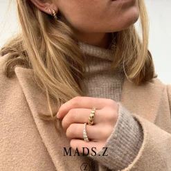 MADS Z 14 KARAT ØRERINGE POETRY HOOP MED BRILLANTER 0,16 CARAT - 1511036