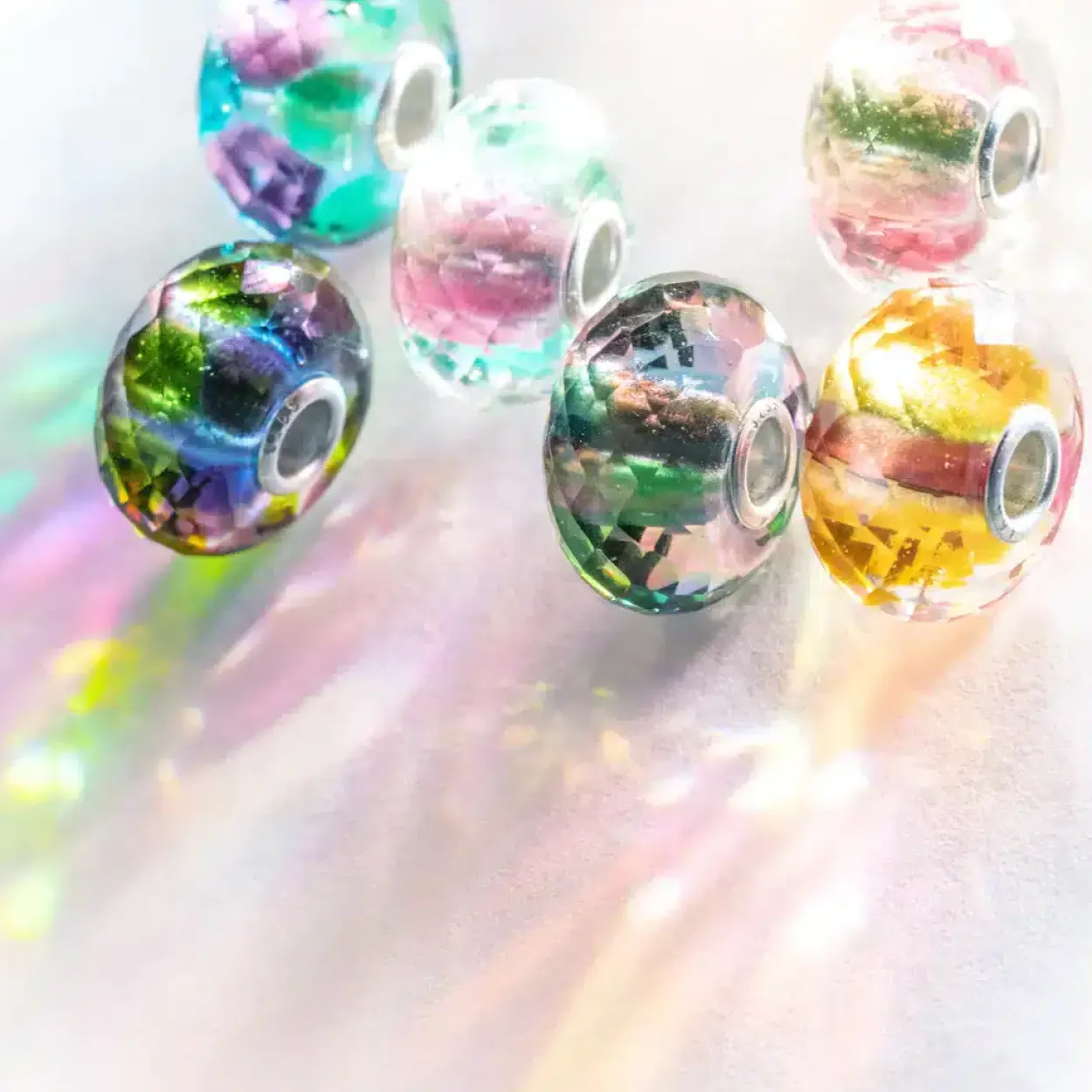 TROLLBEADS GLAS KUGLE 'LAG AF NYSGERRIGHED OG ENERGI' - TGLBE-30111